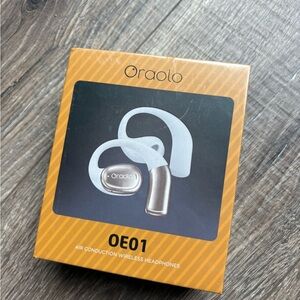 OE01 Oraolo Wireless Earbud Headphones